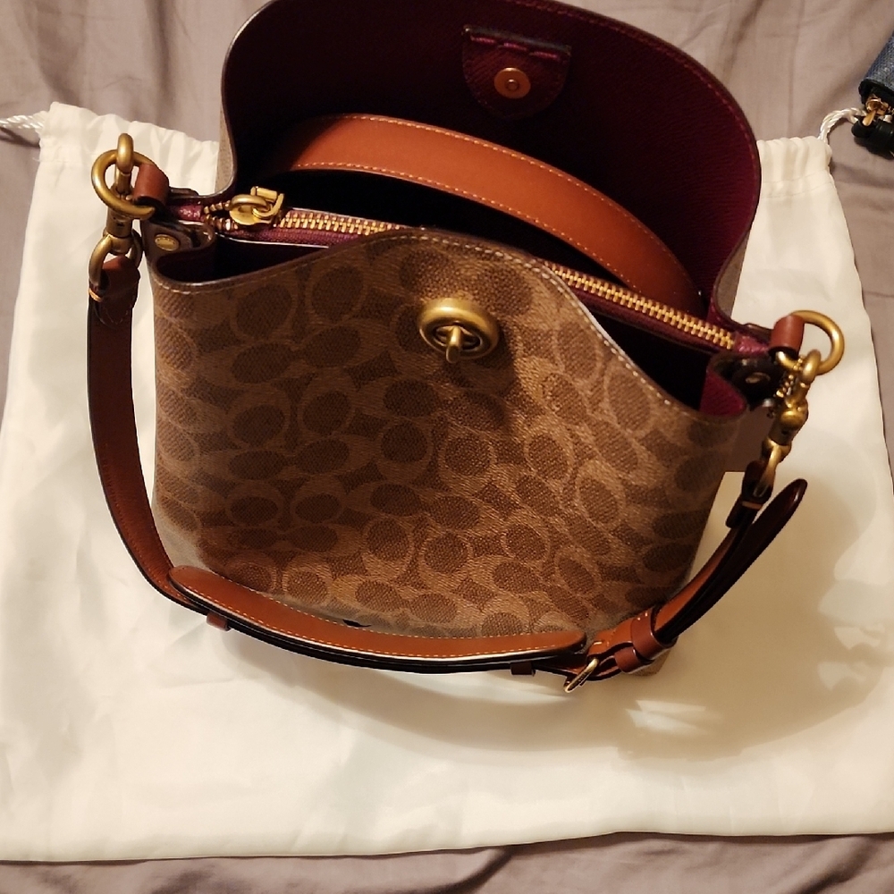 Coach Willow Bucket Bag In Signature Canvas Shoulder Bag